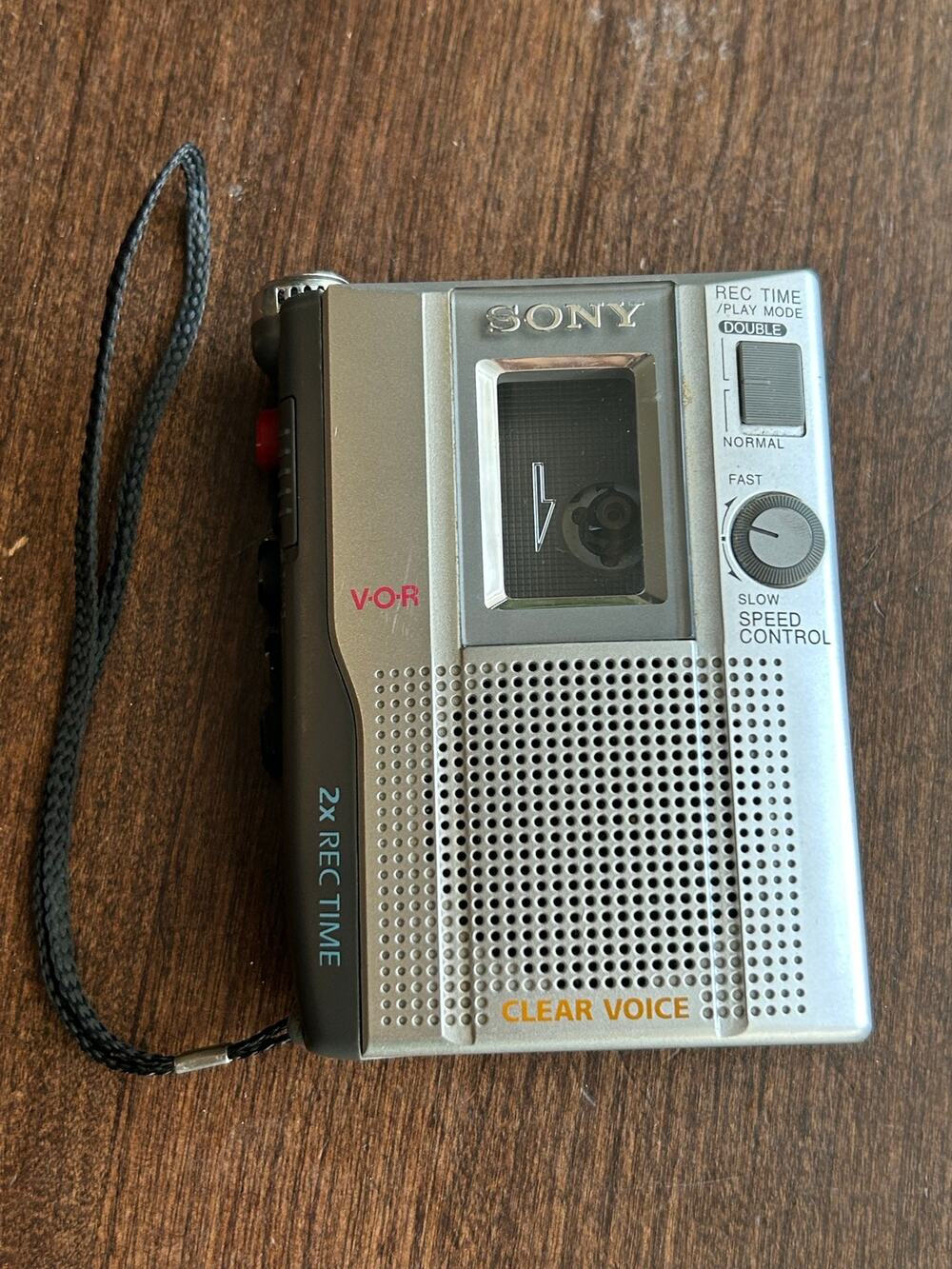 Sony Walkman portable cassette recorder TCM-200DV Tested